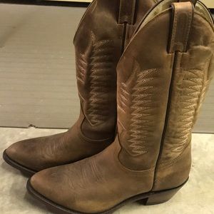 Boulet cowboy boots for women. See description
